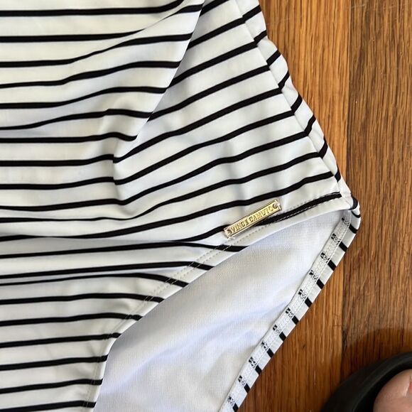 NWT Vince Camuto One Piece - Picture 4 of 7